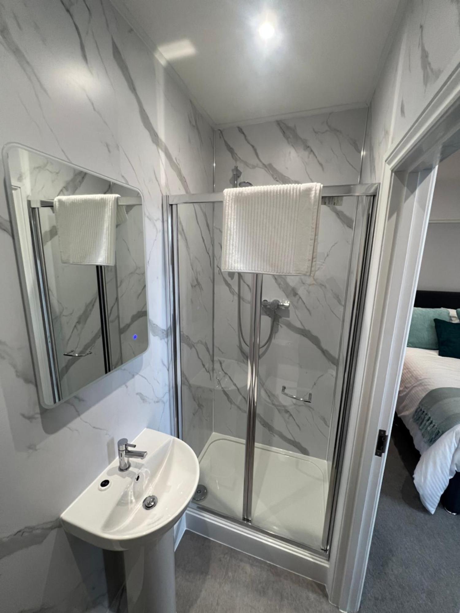Brynhyfryd Guest House 카디건 외부 사진