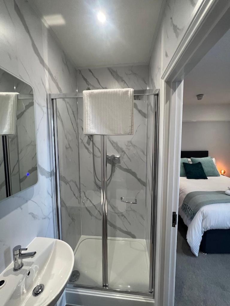 Brynhyfryd Guest House 카디건 외부 사진